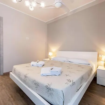 Lo Scorcio Sul Apartment *